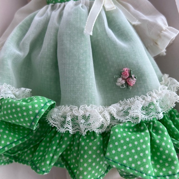 Vintage Dolls of All Nations Poland in original box. - Picture 11 of 11